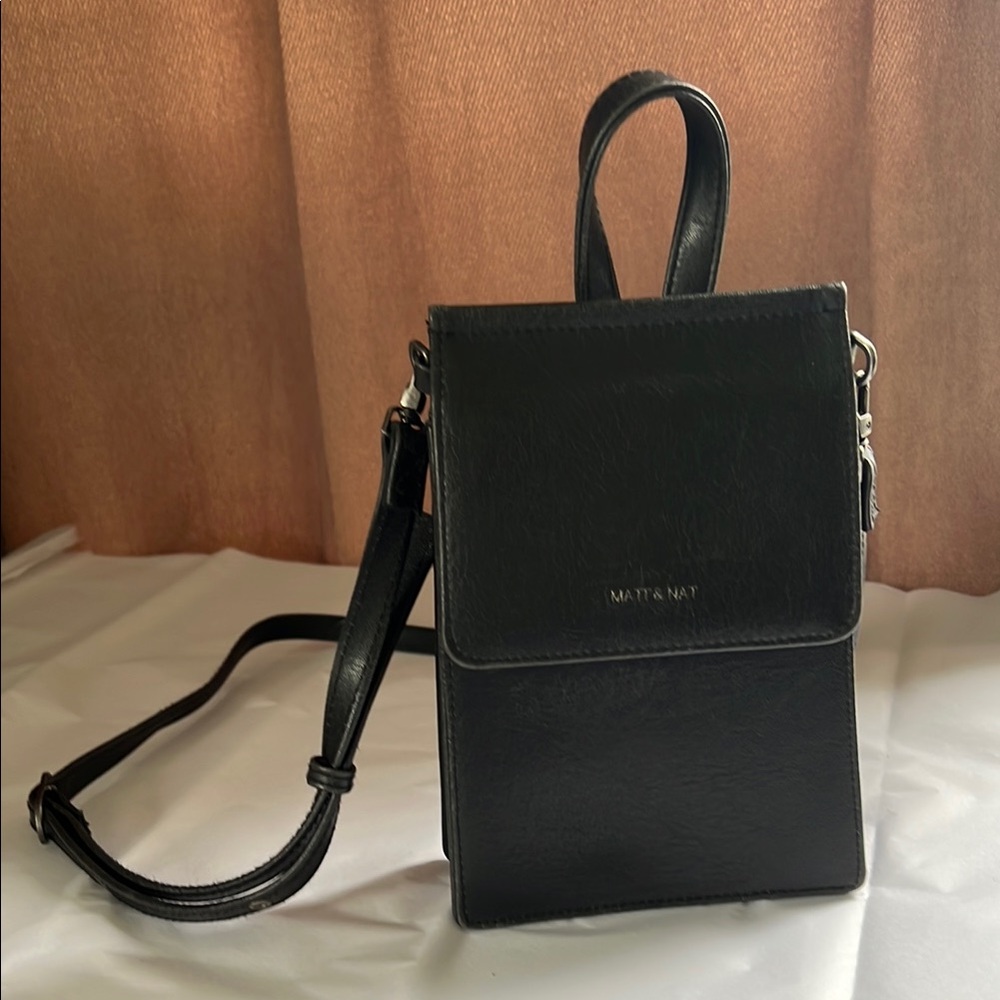 Matt & Nat THESSA Vegan Crossbody Bag - Black